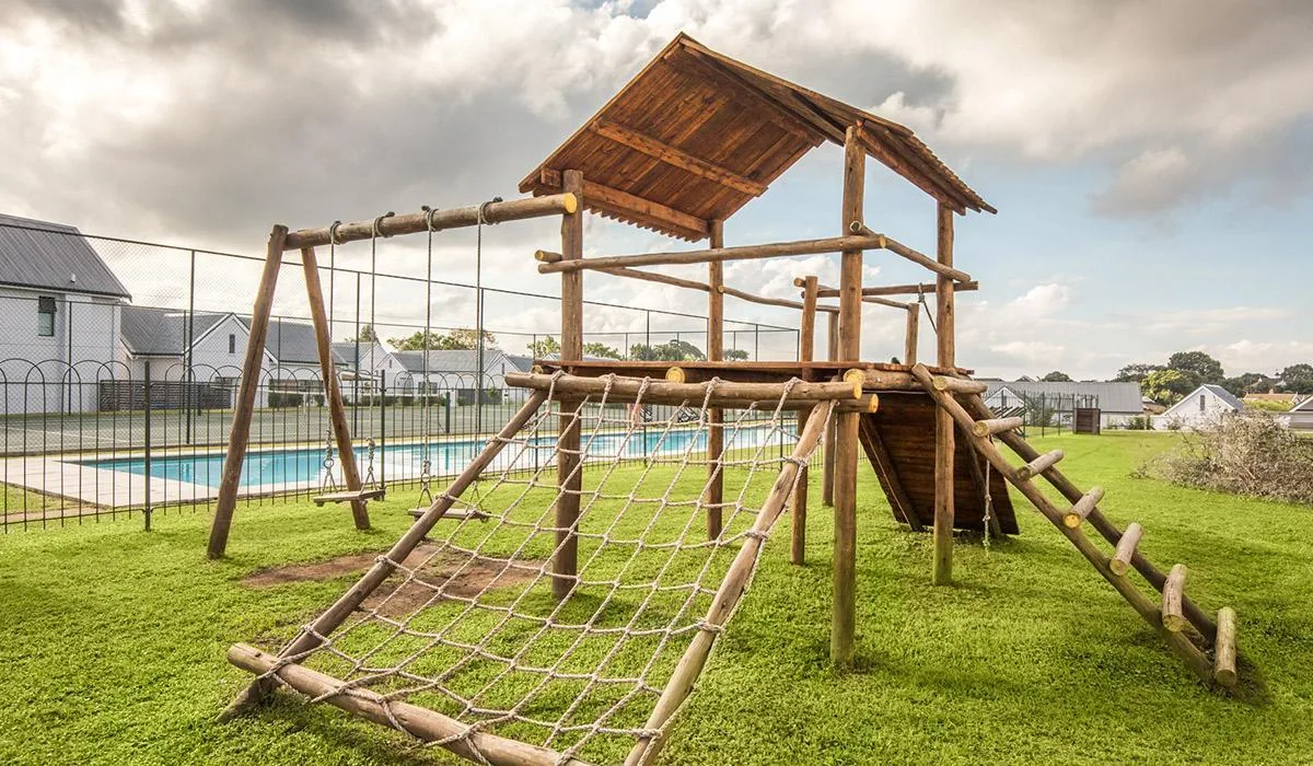 Kids' play area, jungle gym